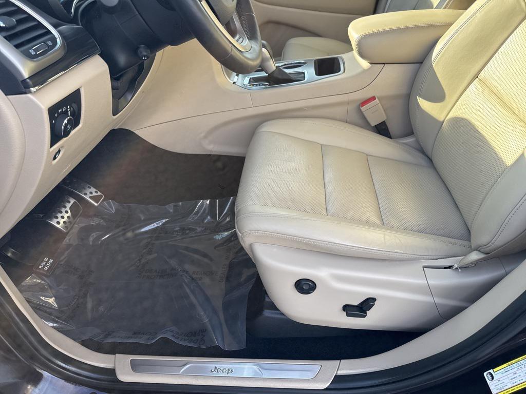 used 2021 Jeep Grand Cherokee car, priced at $23,304