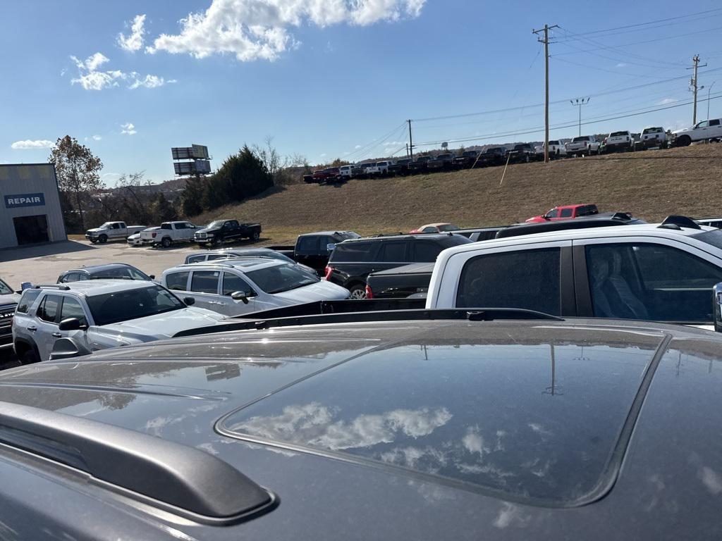 new 2025 Jeep Grand Cherokee car, priced at $47,970