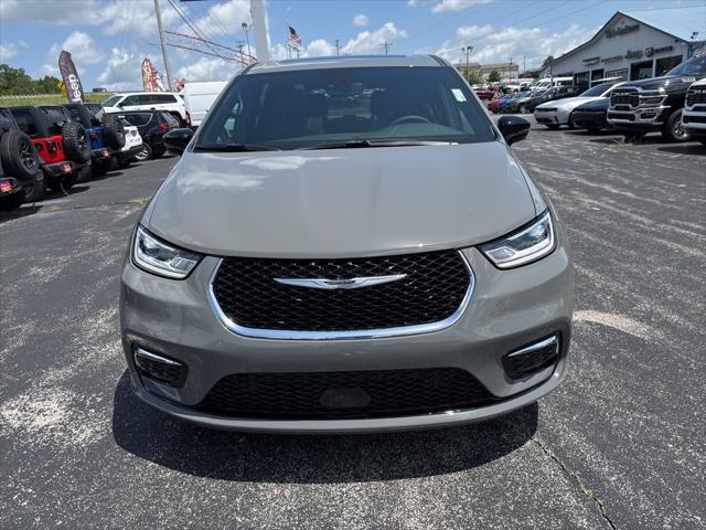 new 2025 Chrysler Pacifica car, priced at $52,760