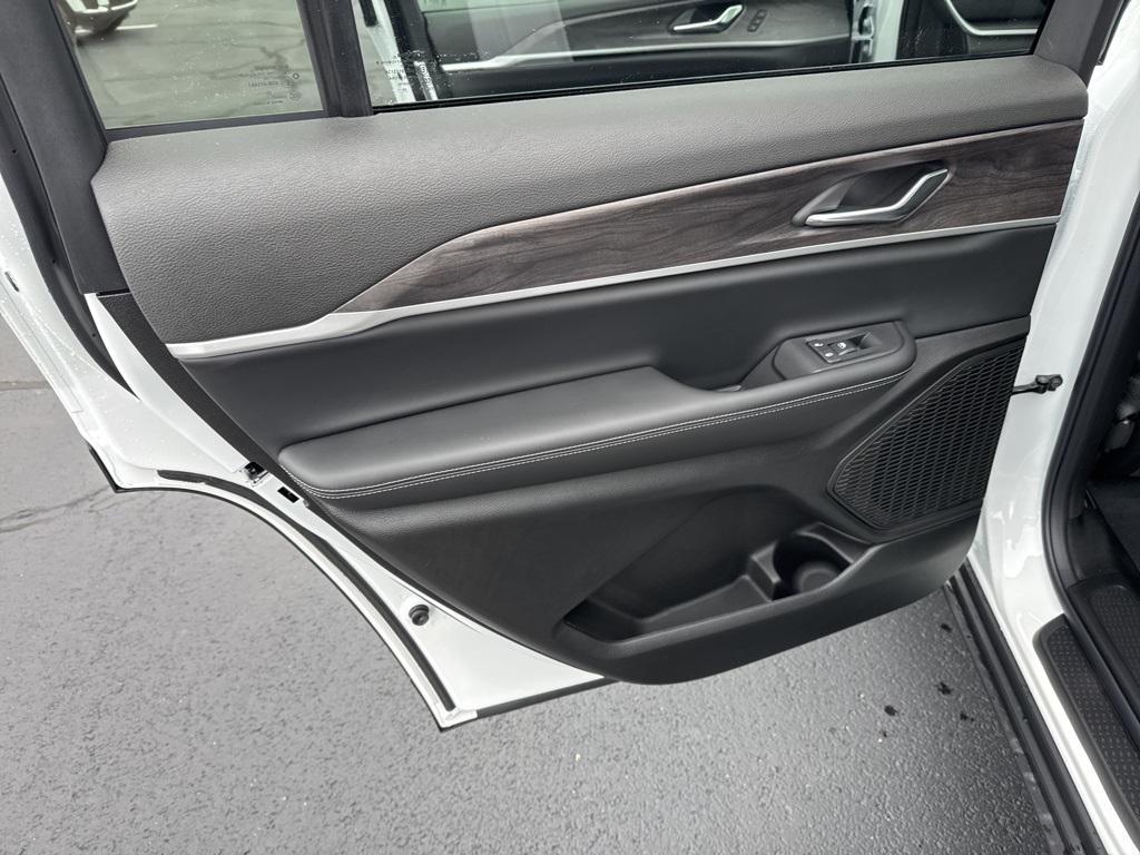 new 2025 Jeep Grand Cherokee L car, priced at $51,620