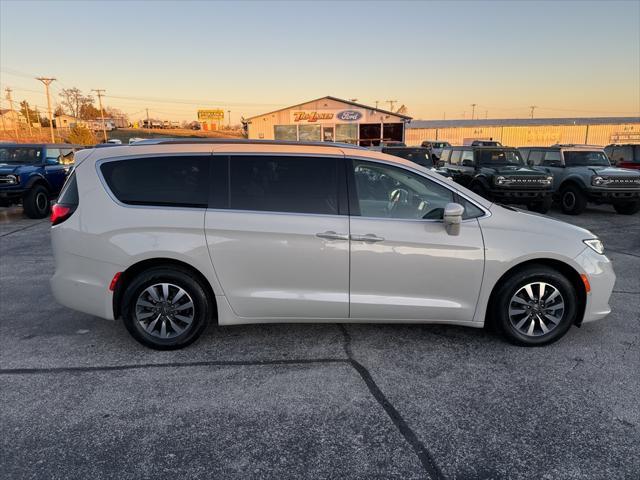 used 2021 Chrysler Pacifica Hybrid car, priced at $22,193