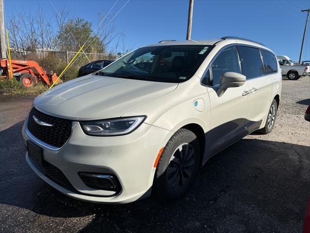 used 2021 Chrysler Pacifica Hybrid car, priced at $24,988