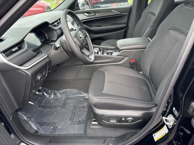 new 2025 Jeep Grand Cherokee car, priced at $44,170