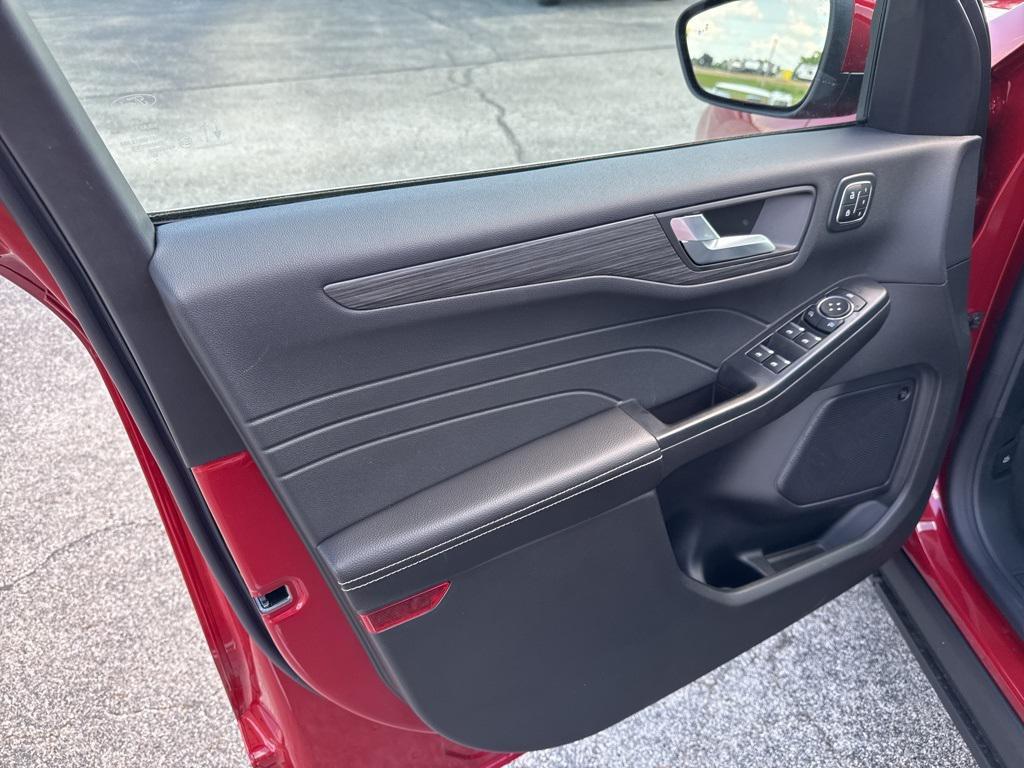new 2025 Ford Escape PHEV car, priced at $43,299