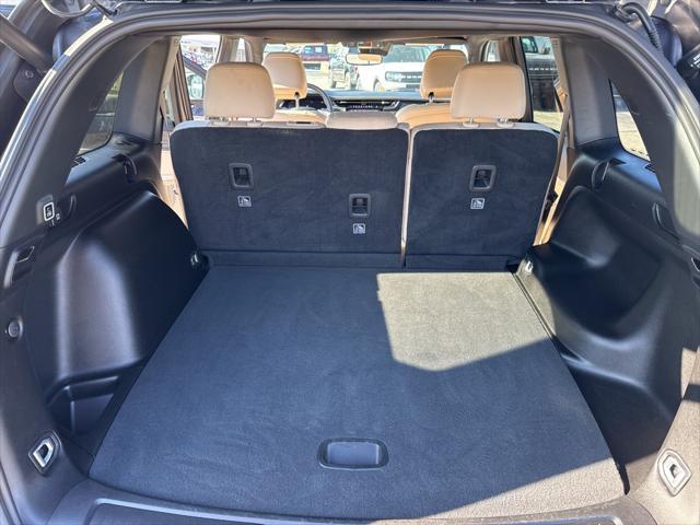 used 2024 Jeep Grand Cherokee car, priced at $40,112