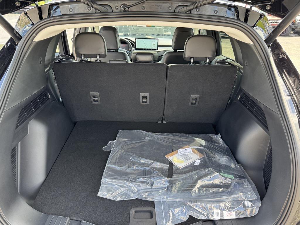 new 2025 Ford Escape PHEV car, priced at $38,229