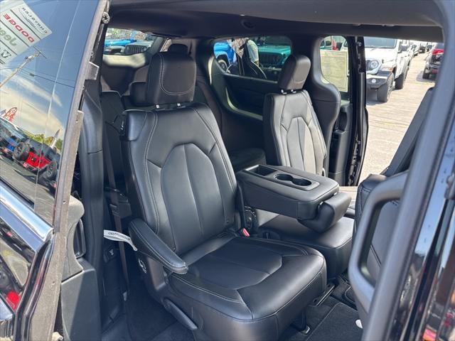 new 2025 Chrysler Pacifica car, priced at $47,790