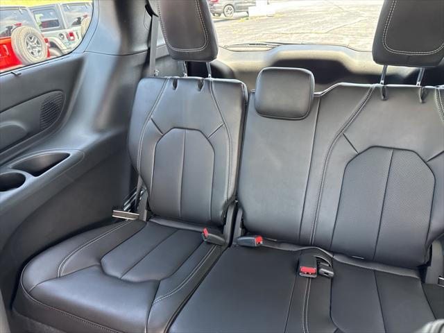 new 2025 Chrysler Pacifica car, priced at $47,790