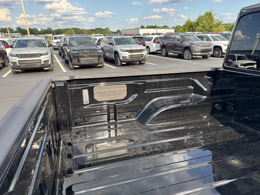 new 2025 Jeep Gladiator car, priced at $48,190