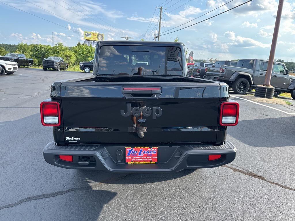 new 2025 Jeep Gladiator car, priced at $48,190