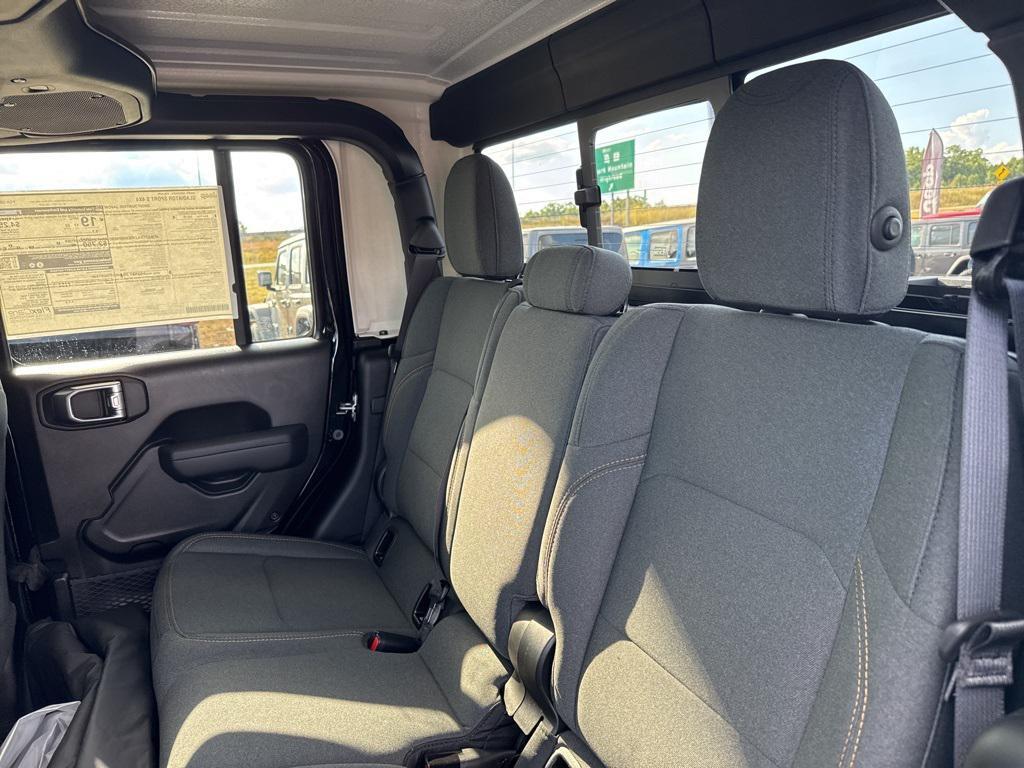 new 2025 Jeep Gladiator car, priced at $48,190
