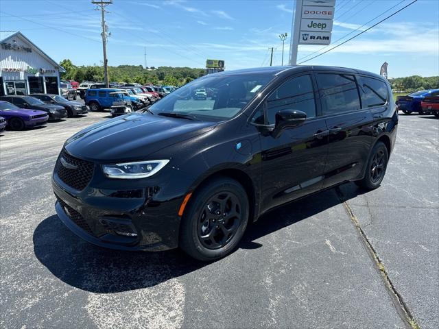 new 2024 Chrysler Pacifica Hybrid car, priced at $52,605