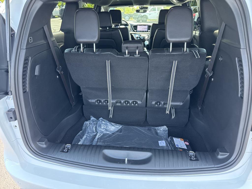 new 2025 Chrysler Pacifica car, priced at $44,325