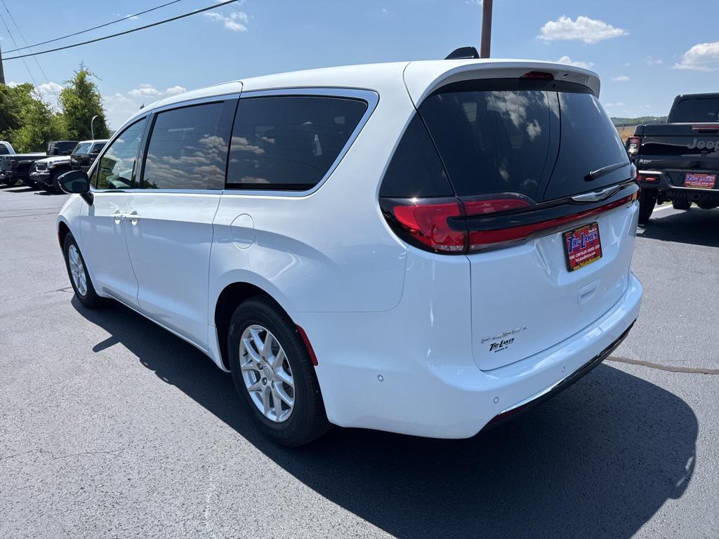 new 2025 Chrysler Pacifica car, priced at $44,325
