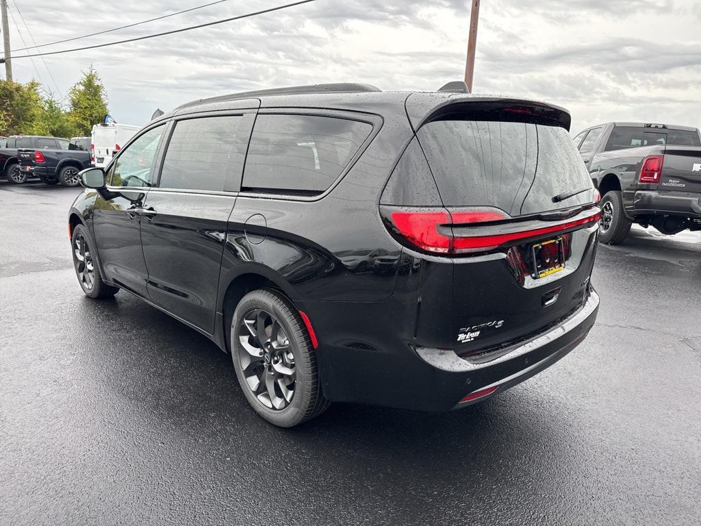 new 2026 Chrysler Pacifica car, priced at $55,620