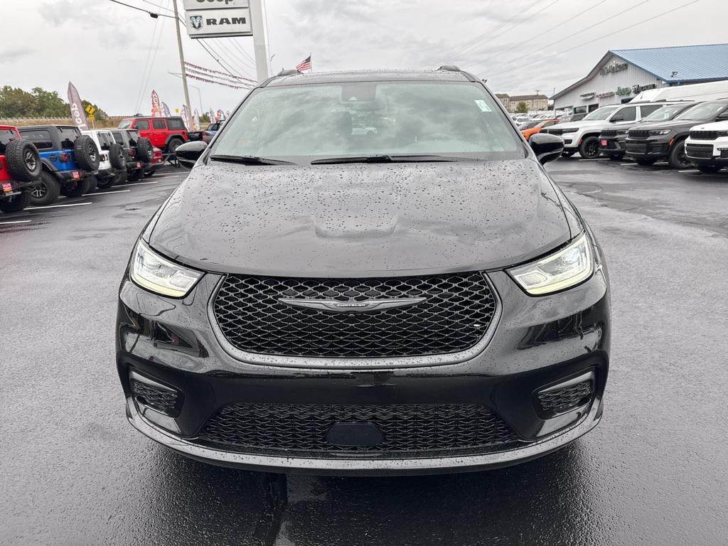 new 2026 Chrysler Pacifica car, priced at $55,620