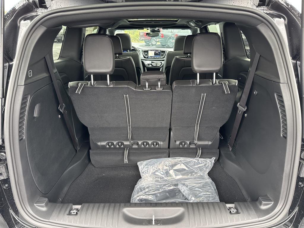 new 2026 Chrysler Pacifica car, priced at $55,620