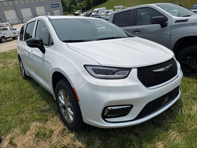 new 2025 Chrysler Pacifica car, priced at $48,520