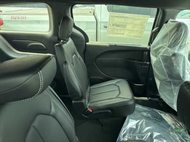 new 2025 Chrysler Pacifica car, priced at $48,520
