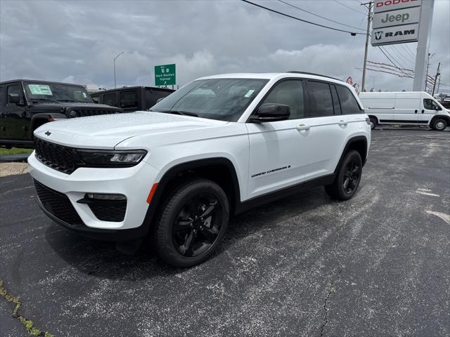 new 2025 Jeep Grand Cherokee car, priced at $52,140