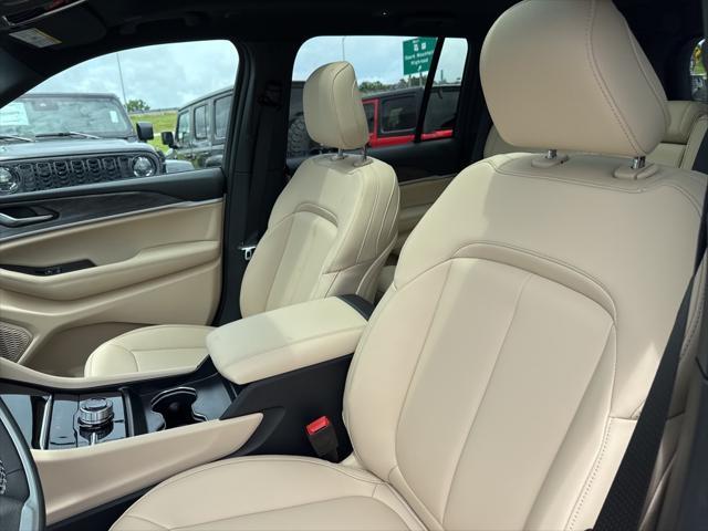 new 2025 Jeep Grand Cherokee car, priced at $52,140