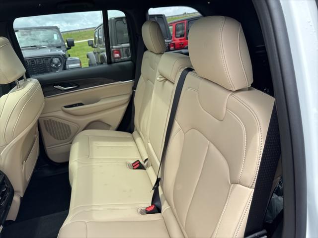 new 2025 Jeep Grand Cherokee car, priced at $52,140