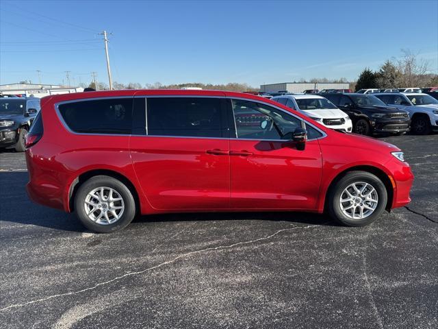 new 2025 Chrysler Pacifica car, priced at $43,868