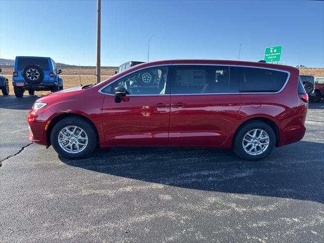 new 2025 Chrysler Pacifica car, priced at $43,868