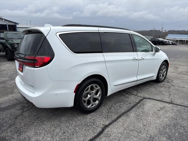 new 2022 Chrysler Pacifica car, priced at $25,304