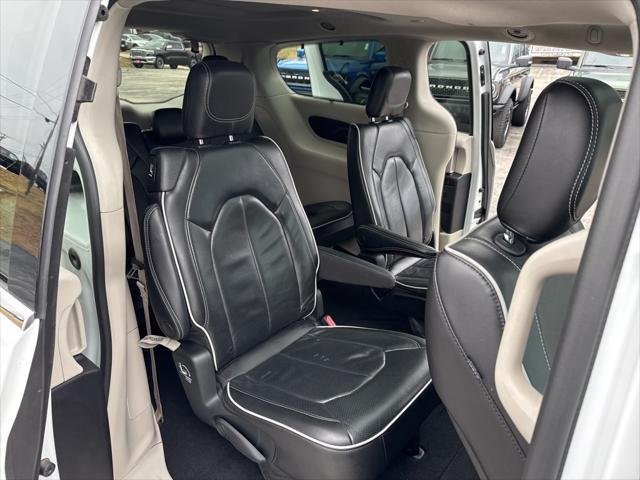 new 2022 Chrysler Pacifica car, priced at $25,304