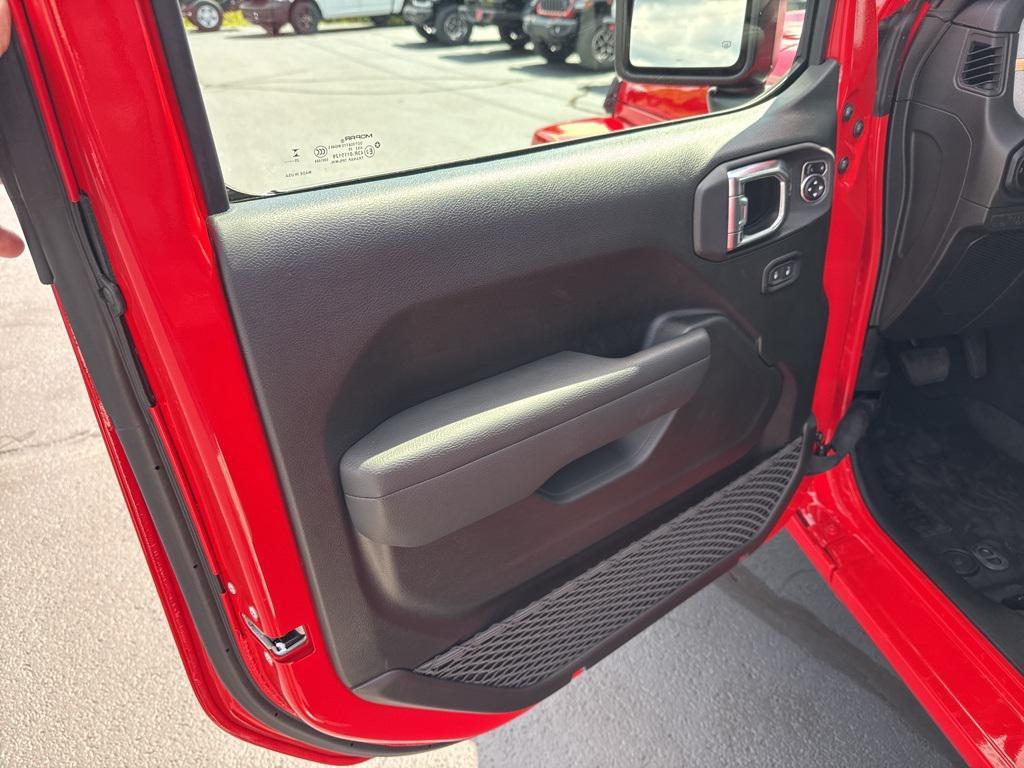 new 2025 Jeep Gladiator car, priced at $47,920