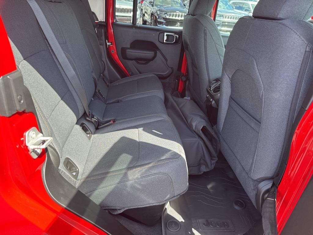 new 2025 Jeep Gladiator car, priced at $47,920