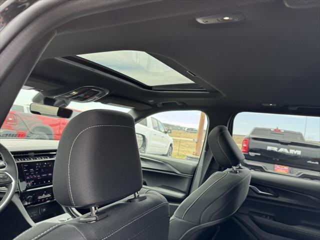 new 2025 Jeep Grand Cherokee car, priced at $42,970