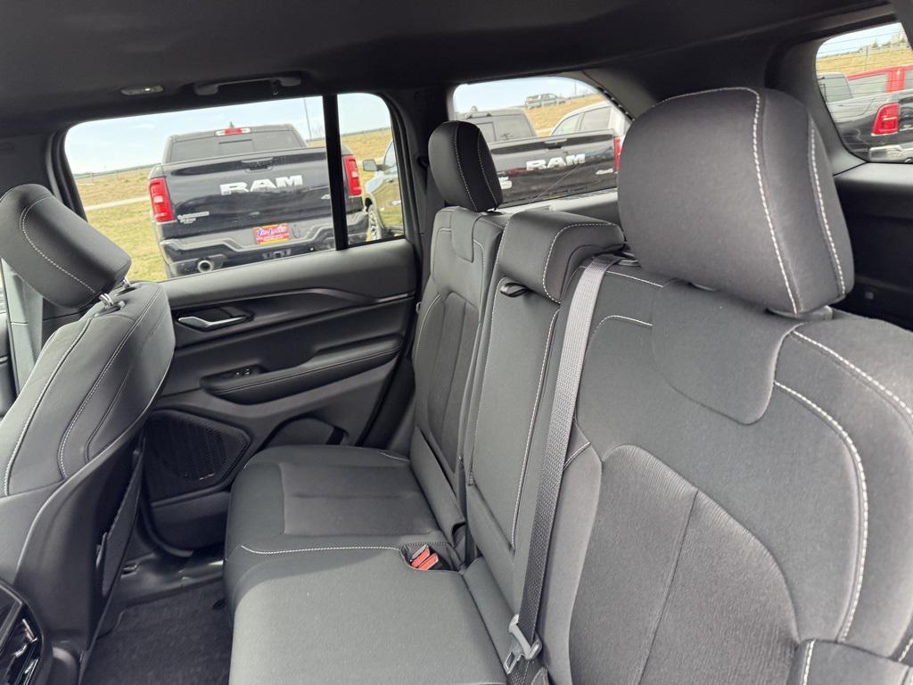 new 2025 Jeep Grand Cherokee car, priced at $42,670
