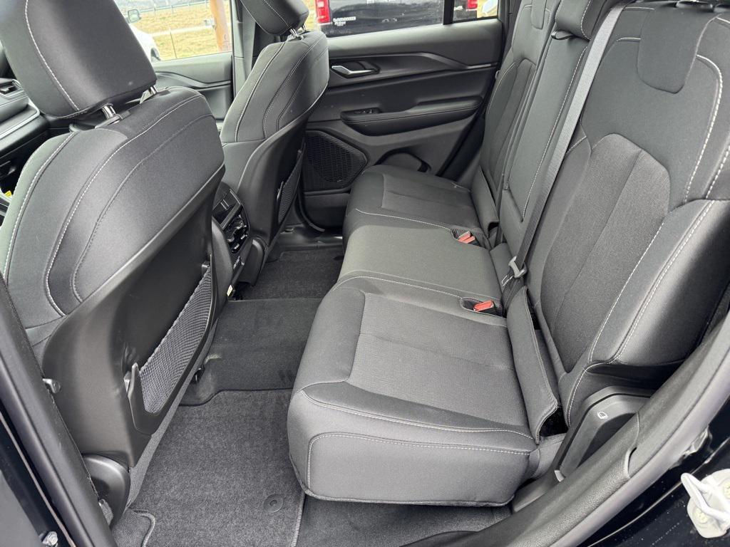 new 2025 Jeep Grand Cherokee car, priced at $42,670