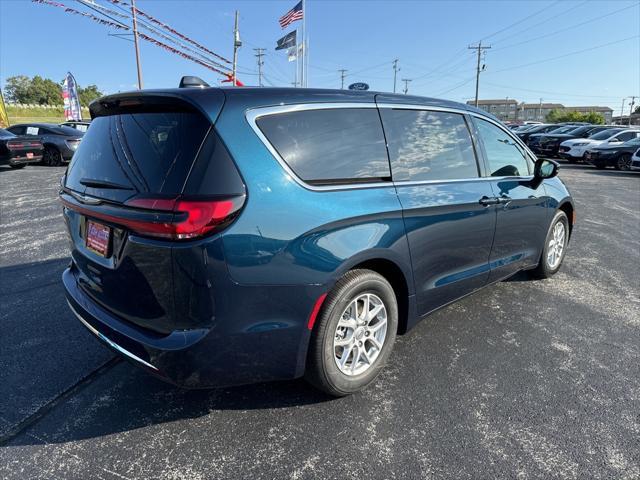 new 2024 Chrysler Pacifica car, priced at $42,607