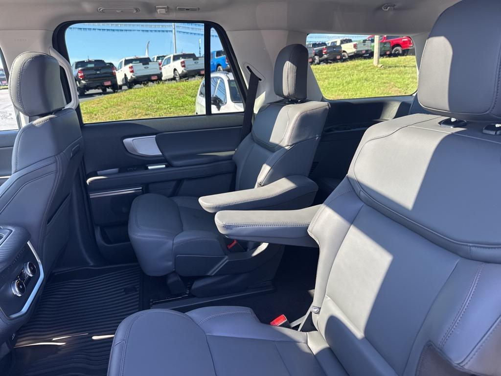 new 2025 Ford Expedition car, priced at $68,958