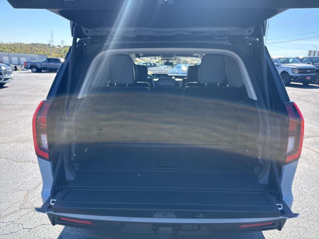 new 2025 Ford Expedition car, priced at $68,958