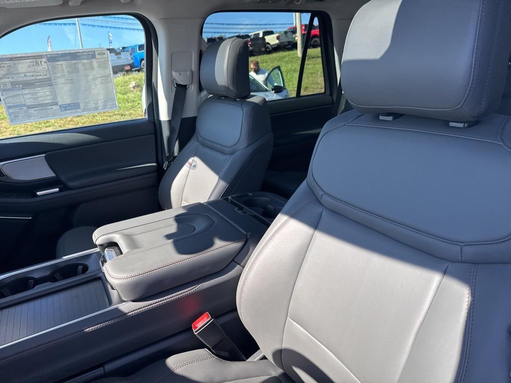 new 2025 Ford Expedition car, priced at $68,958