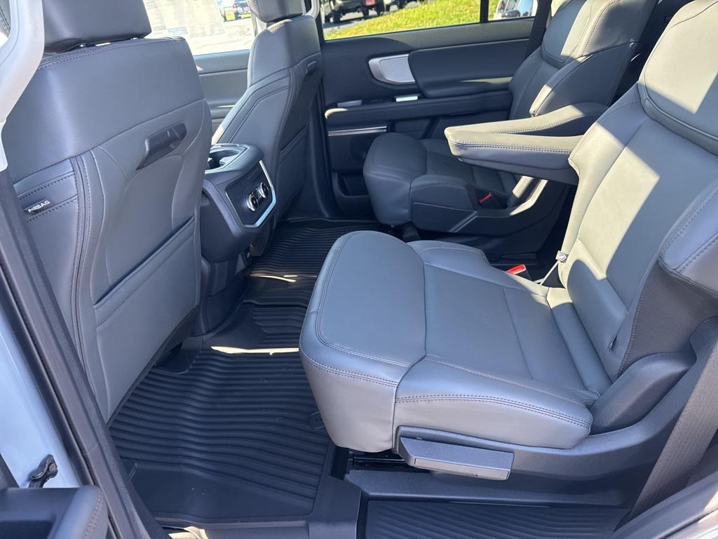 new 2025 Ford Expedition car, priced at $68,958