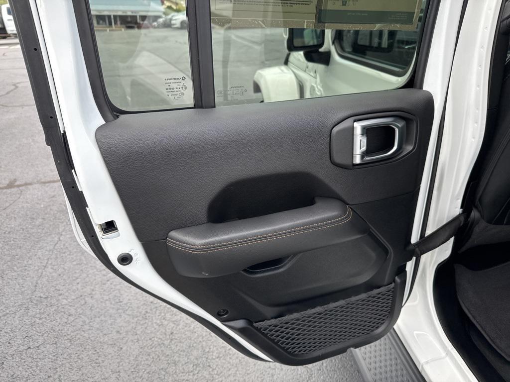 used 2023 Jeep Gladiator car, priced at $35,002