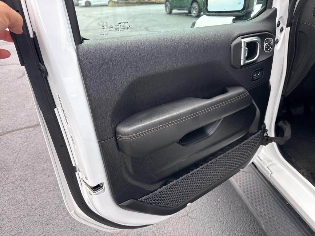 used 2023 Jeep Gladiator car, priced at $35,002