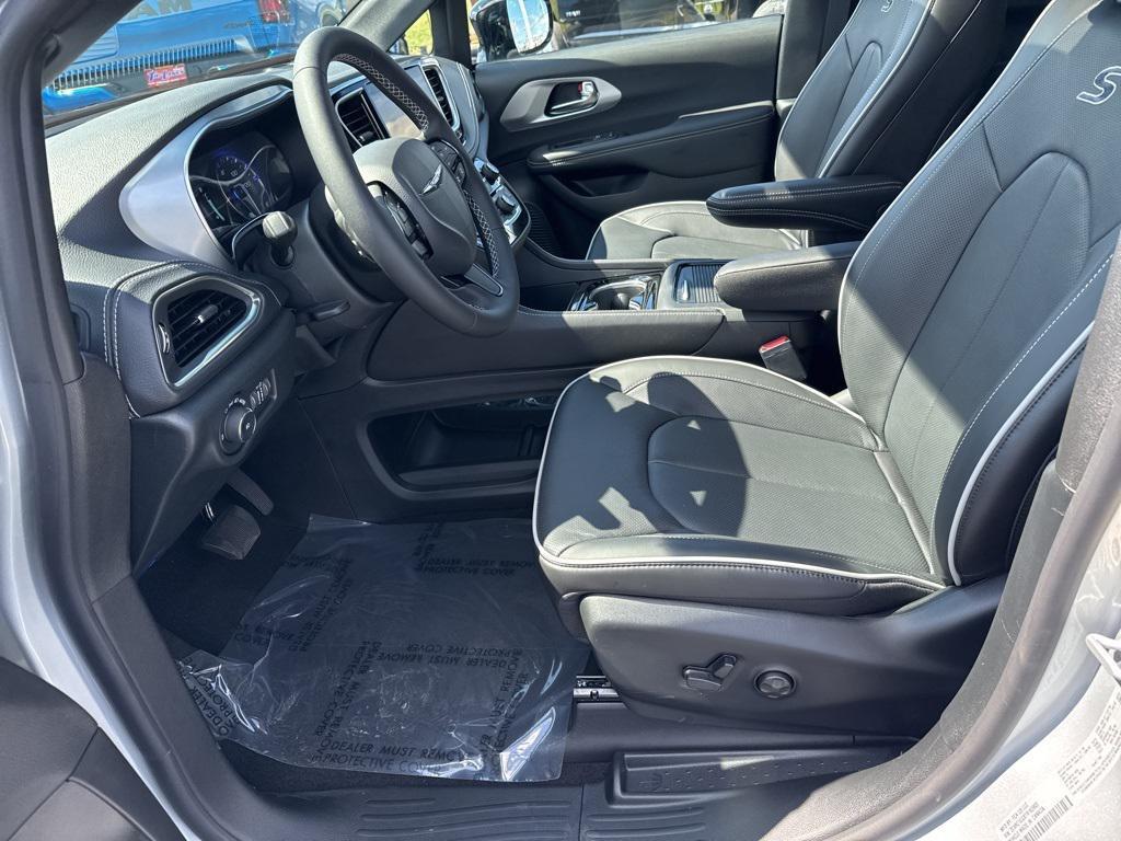 new 2026 Chrysler Pacifica car, priced at $52,230