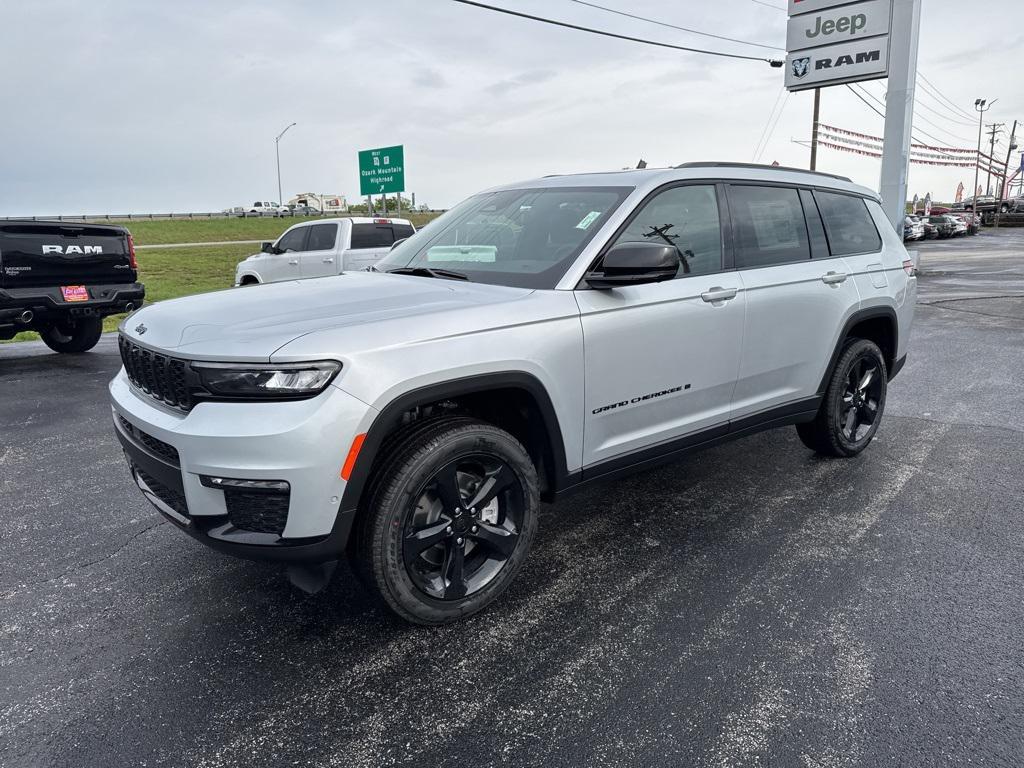 new 2025 Jeep Grand Cherokee L car, priced at $55,955