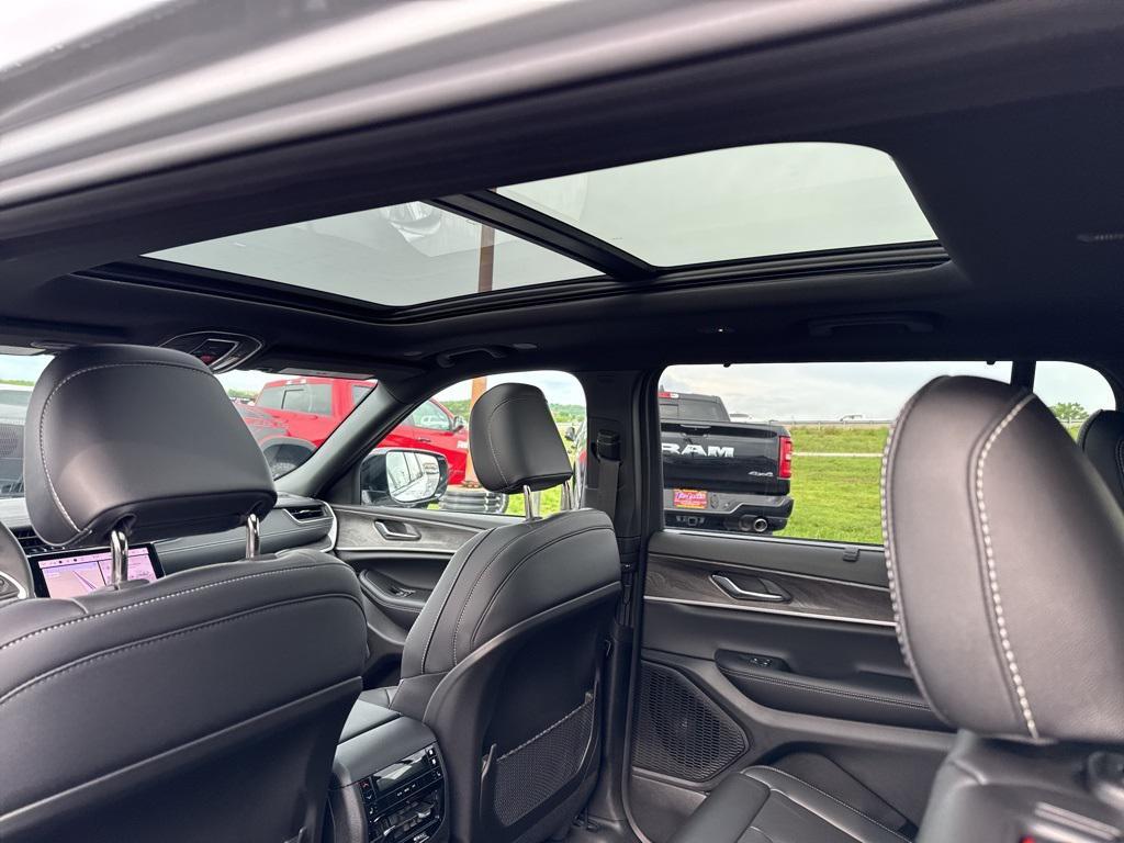 new 2025 Jeep Grand Cherokee L car, priced at $55,955