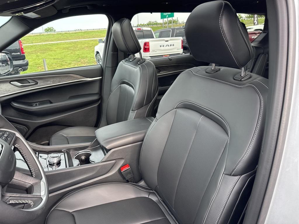 new 2025 Jeep Grand Cherokee L car, priced at $55,955