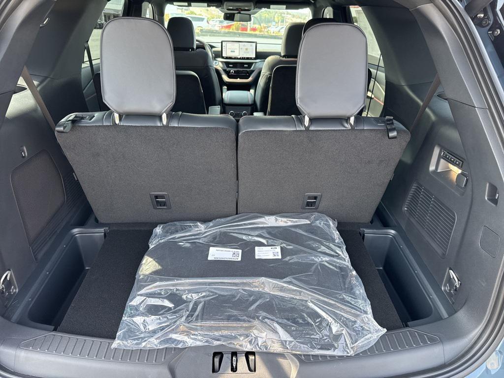 new 2025 Ford Explorer car, priced at $61,450