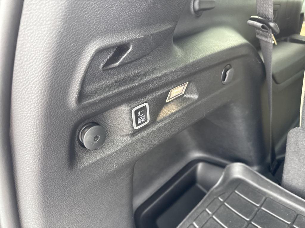 used 2024 Jeep Grand Cherokee L car, priced at $35,537
