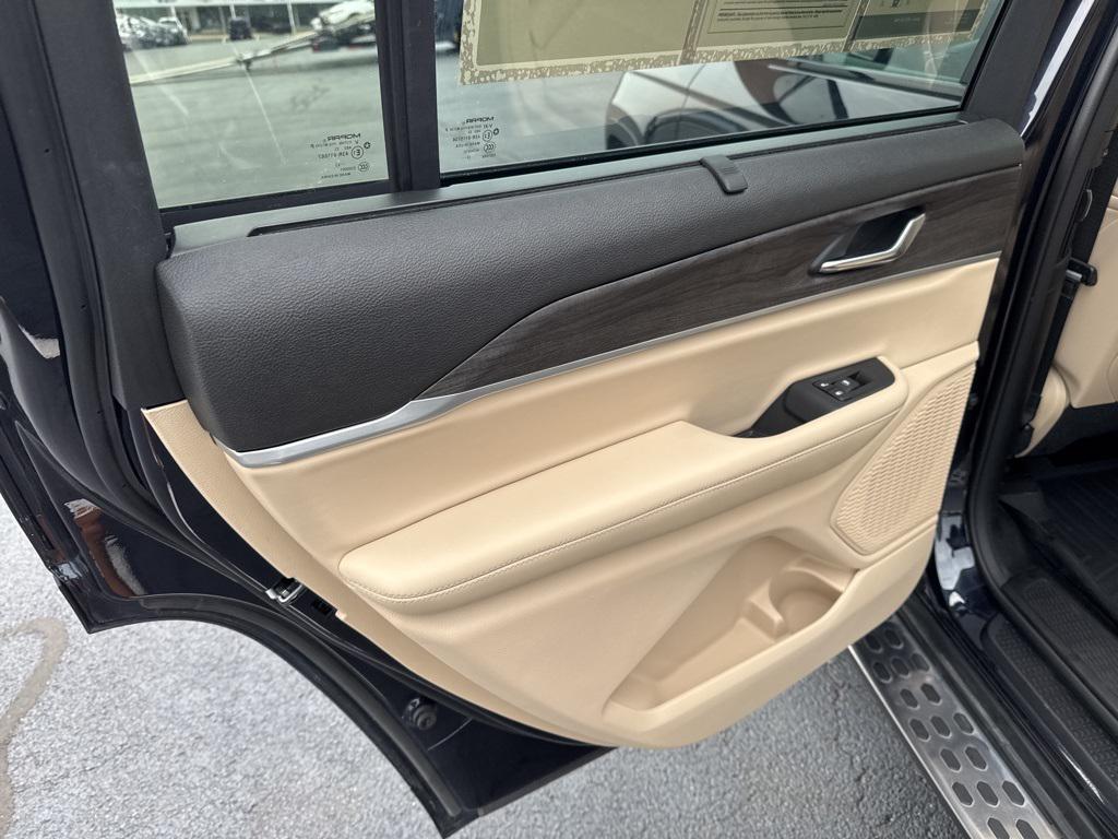 used 2024 Jeep Grand Cherokee L car, priced at $35,537