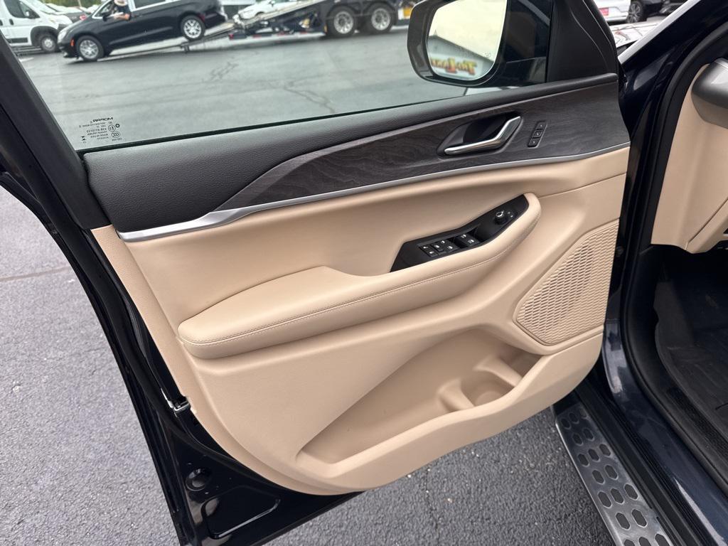 used 2024 Jeep Grand Cherokee L car, priced at $35,537